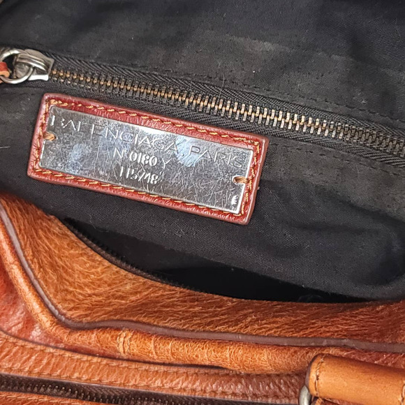 Balenciaga Weekender Classic Studs Leather - Picture 10 of 13